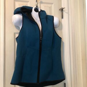 Gerry outdoors Black  Vest with Hood - Women’s L